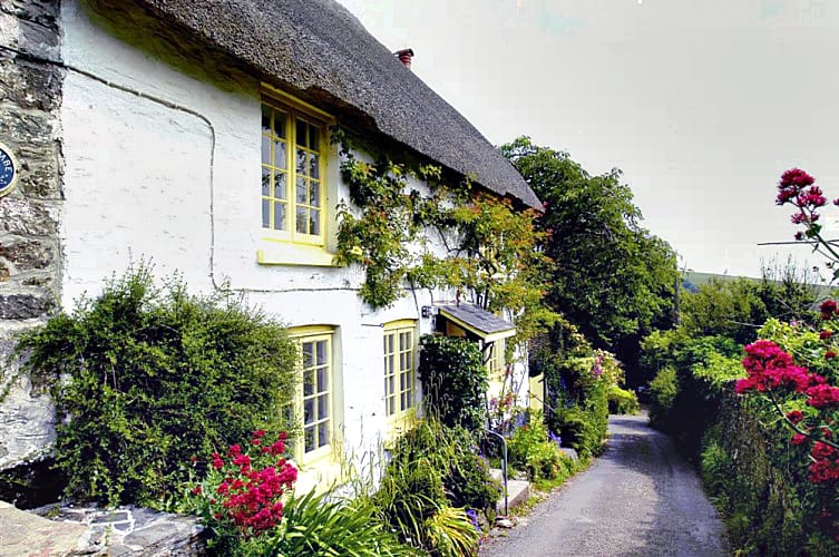 Linhays a british holiday cottage for 6 in , 