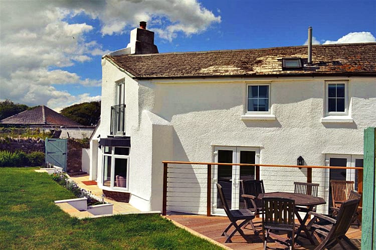 Little Coombe a british holiday cottage for 8 in , 