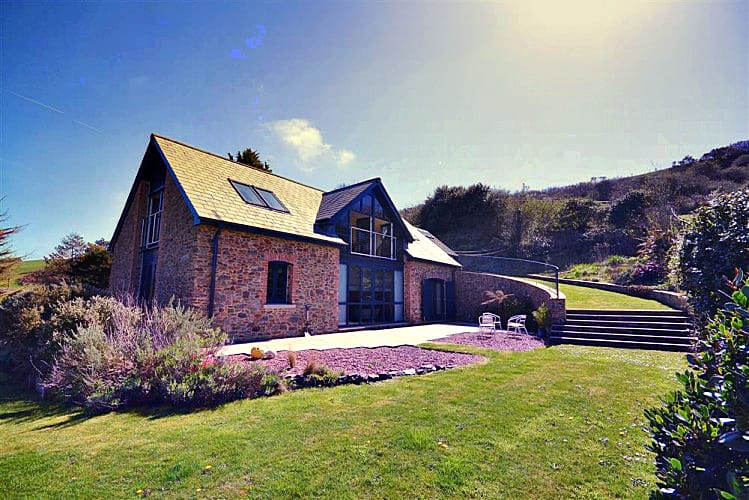 Primrose Bank a british holiday cottage for 8 in , 