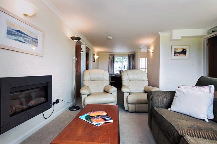 4 Bantham Holiday Cottages a british holiday cottage for 4 in , 