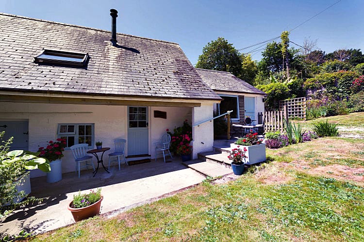 Walnut Cottage a british holiday cottage for 4 in , 