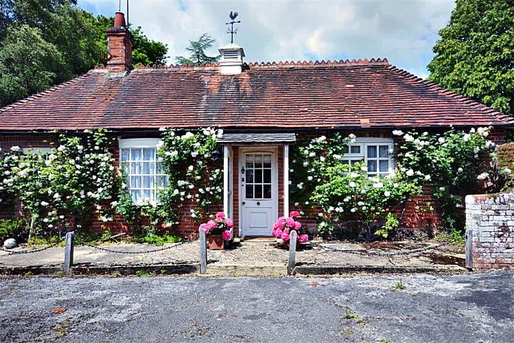 Heywood Cottage a british holiday cottage for 3 in , 