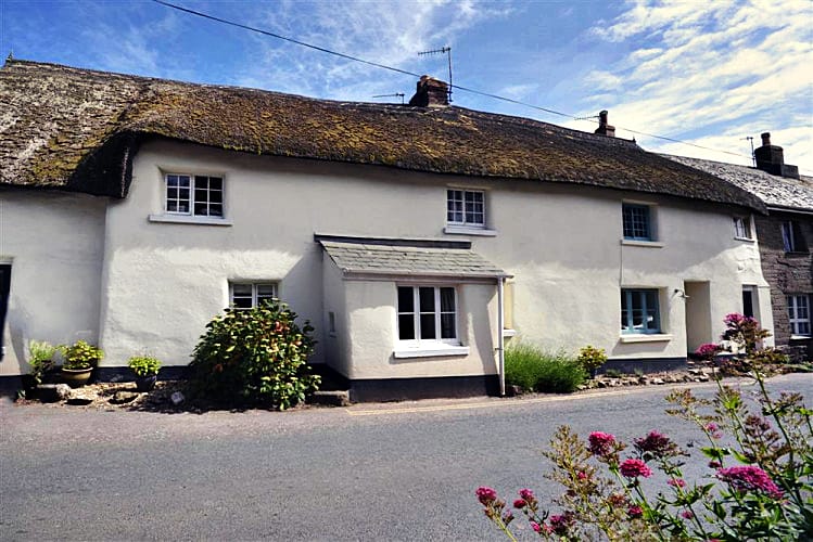 Bay Tree Cottage a british holiday cottage for 6 in , 