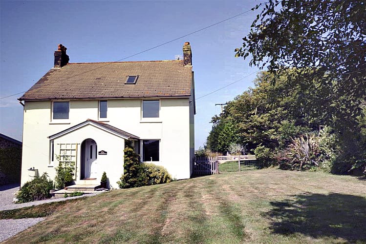 Foxenhole Farmhouse a british holiday cottage for 6 in , 