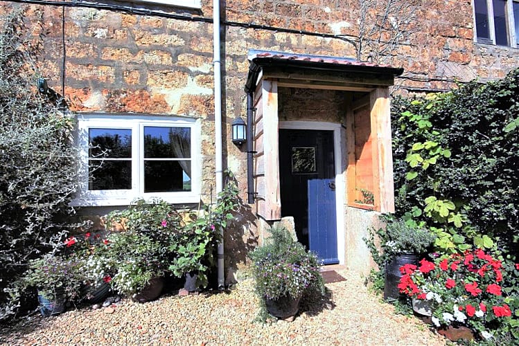 Little Perhay a british holiday cottage for 4 in , 