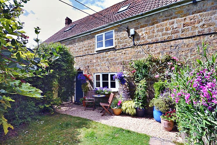 Perhay Cottage a british holiday cottage for 5 in , 