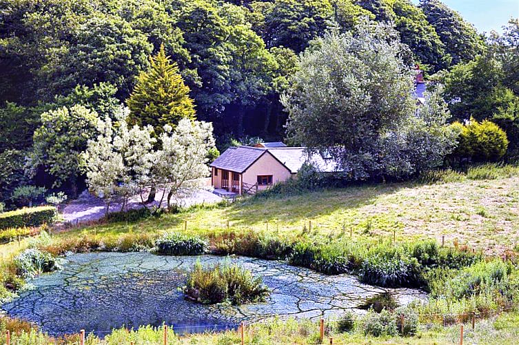 Woodpecker Cottage a british holiday cottage for 4 in , 