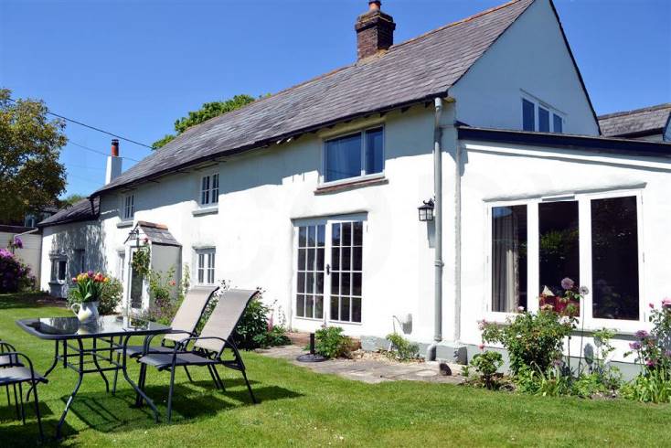 Walnut Tree Cottage a british holiday cottage for 6 in , 