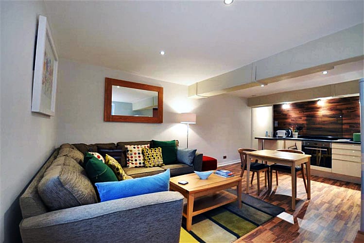 Apartment 1, Buller House a british holiday cottage for 2 in , 