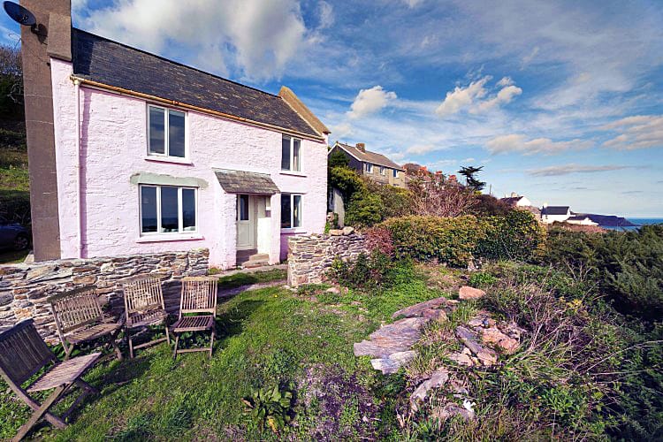 Carne Rock a british holiday cottage for 4 in , 